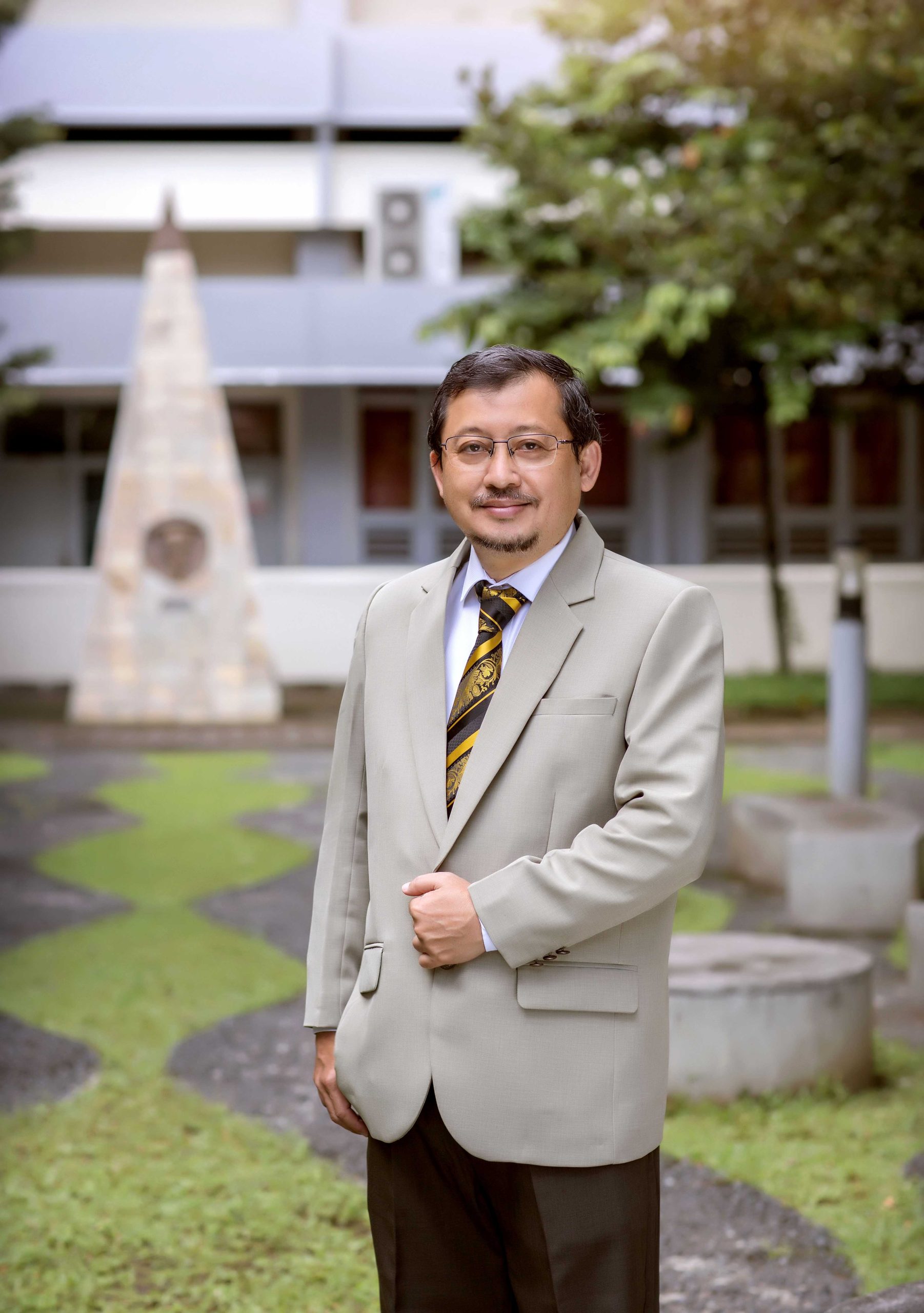 dr. Ahmad Hamim Sadewa, Ph.D