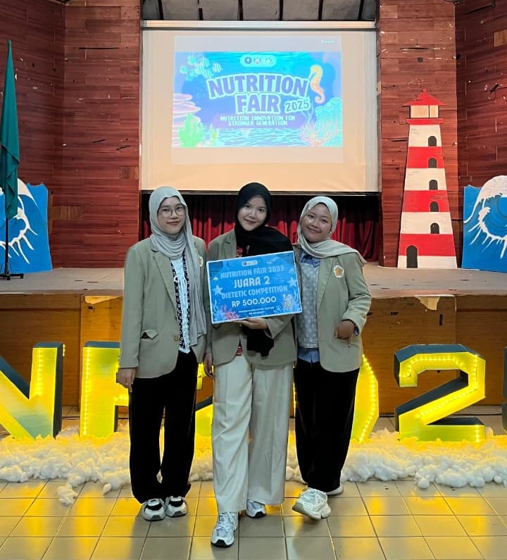 Mahasiswa Prodi Gizi, Fakultas Kedokteran, Kesehatan Masyarakat, dan Keperawatan (FK-KMK) UGM meraih prestasi pada Dietetic Competition Nutrition Fair 2025 pada Sabtu (13/09).