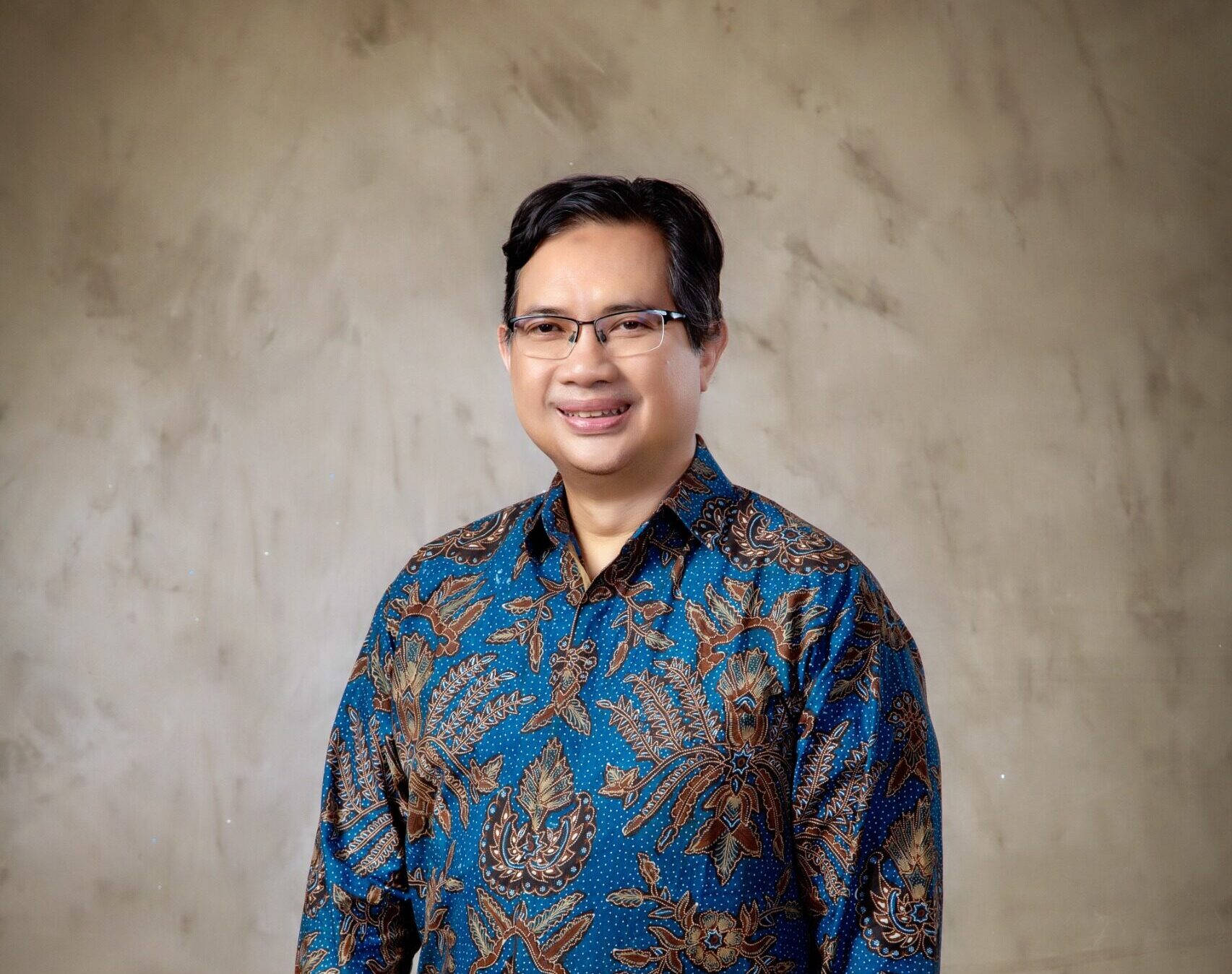 Prof. dr. Yodi Mahendradhata, M.Sc, Ph.D, FRSPH - Dekan FK-KMK UGM